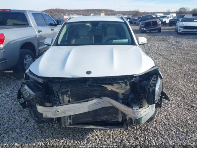 Mercedes-Benz GLB Image 8