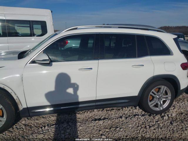 Mercedes-Benz GLB Image 10