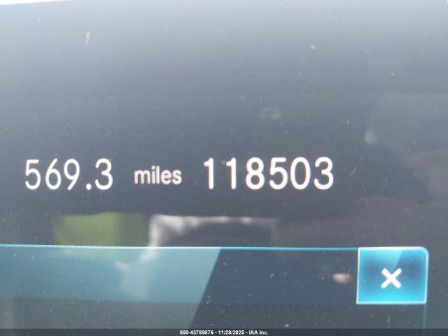 Mercedes-Benz GLB Image 17