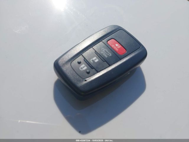 Toyota RAV4 Limited Image 5