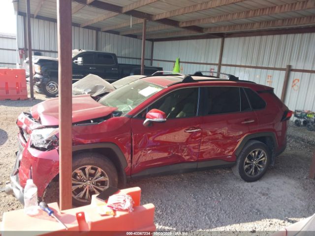 Toyota RAV4 Limited Image 4