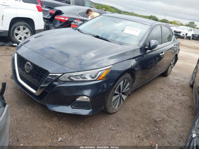 Nissan Altima Sv Fwd Image 2