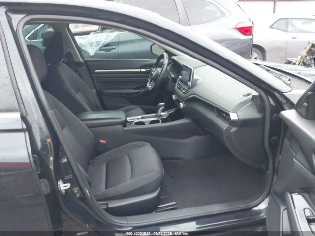 Nissan Altima Sv Fwd Image 6