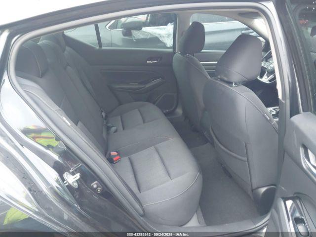 Nissan Altima Sv Fwd Image 9