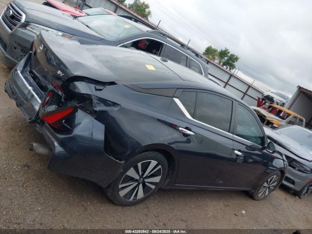 Nissan Altima Sv Fwd Image 12