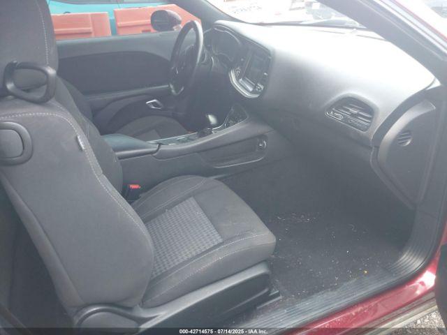 Dodge Challenger Sxt Image 18