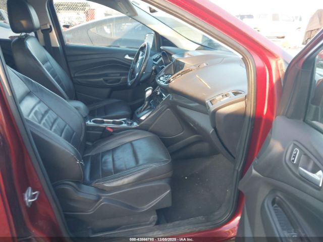 Ford Escape Titanium Image 2