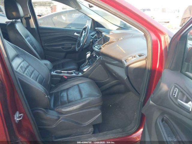 Ford Escape Titanium Image 2