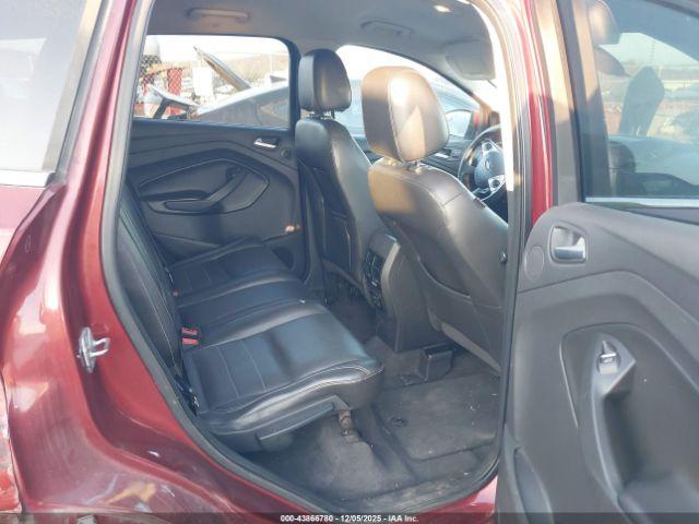 Ford Escape Titanium Image 16