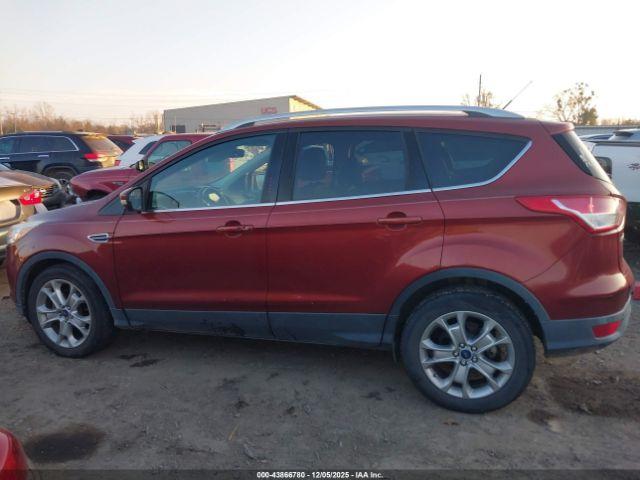 Ford Escape Titanium Image 13