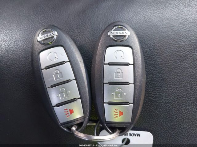 Nissan Titan Platinum Reserve Image 16