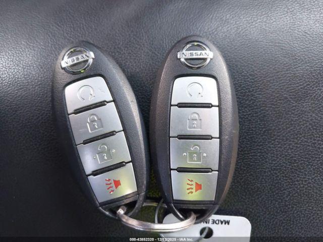 Nissan Titan Platinum Reserve Image 16