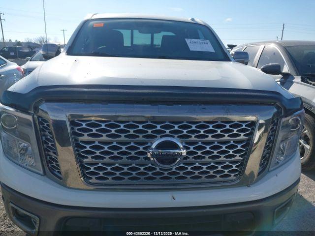 Nissan Titan Platinum Reserve Image 13