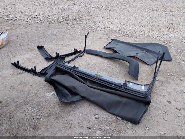 Jeep Wrangler Sahara Image 7