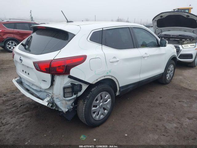 Nissan Rogue S Image 3