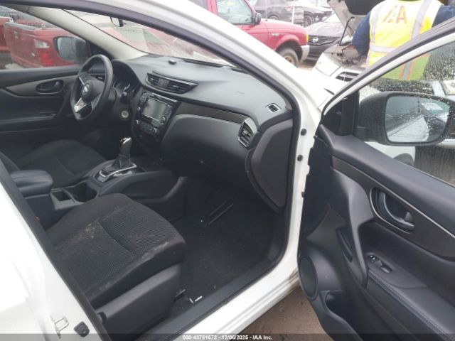 Nissan Rogue S Image 6