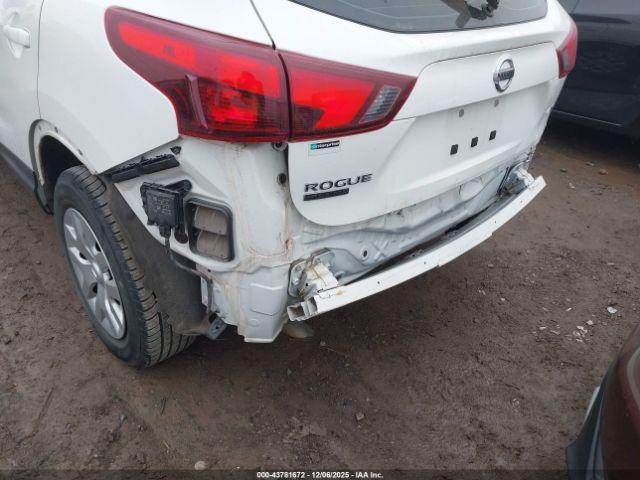 Nissan Rogue S Image 10