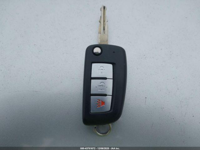 Nissan Rogue S Image 9