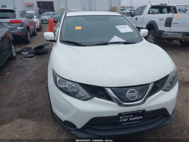 Nissan Rogue S Image 8