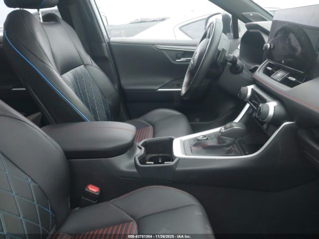 Toyota RAV4 Xse Image 11