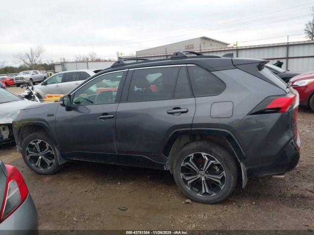 Toyota RAV4 Xse Image 2