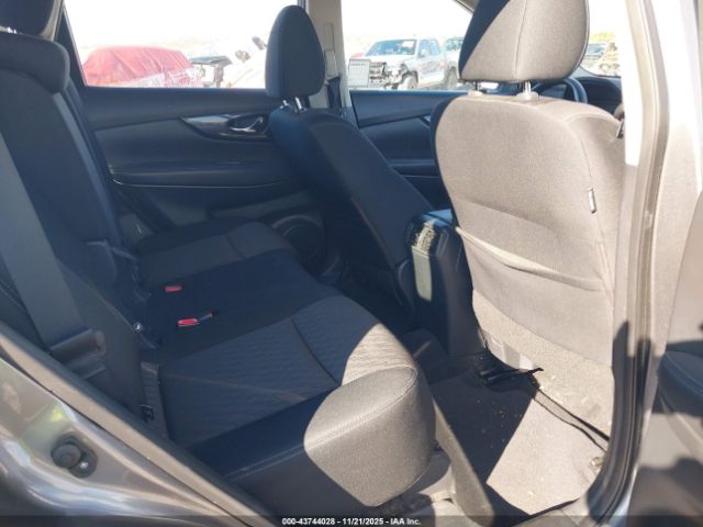 Nissan Rogue S Image 9