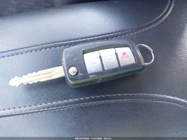 Nissan Rogue S Image 5