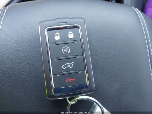 Jeep Grand Cherokee Altitude X 4x4 Image 4