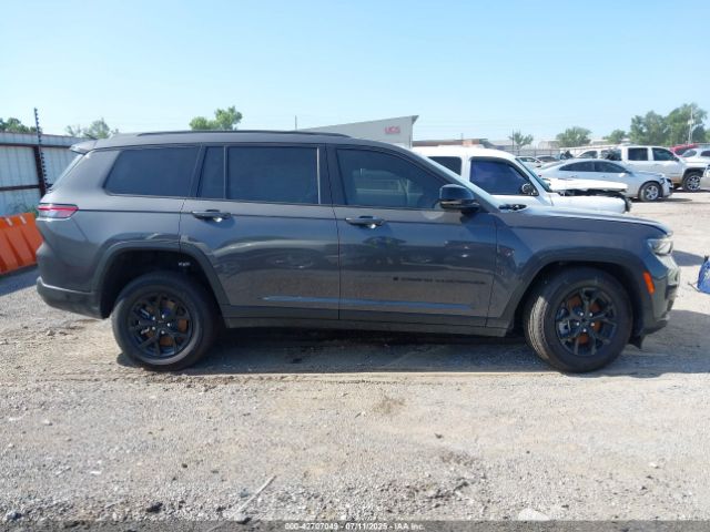 Jeep Grand Cherokee Altitude X 4x4 Image 9