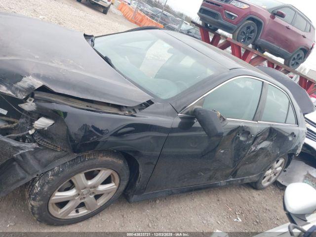 Toyota Camry Se Image 16