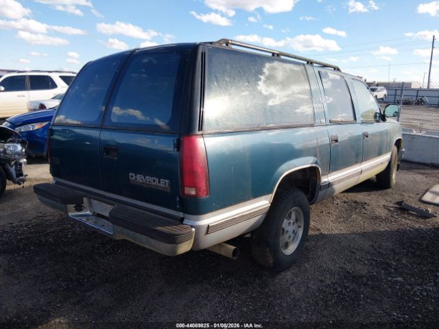 Chevrolet Suburban C1500 Image 7