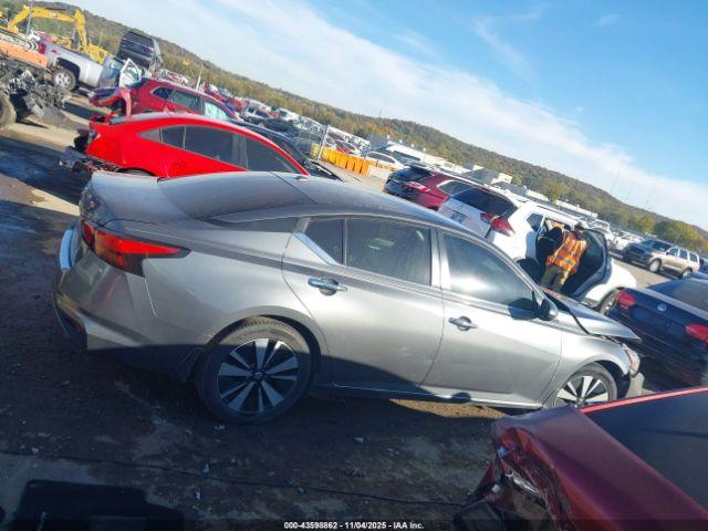 Nissan Altima Sv Fwd Image 9