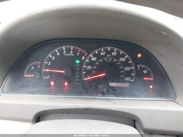 Toyota Camry Le Image 10