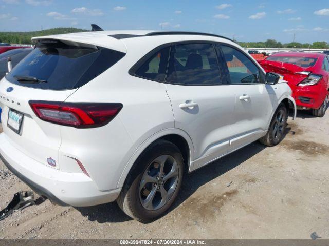 Ford Escape St-line Image 17