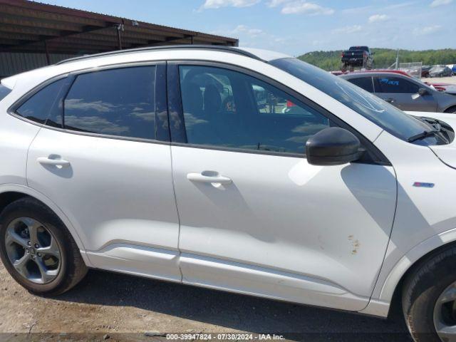 Ford Escape St-line Image 5