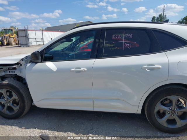 Ford Escape St-line Image 3