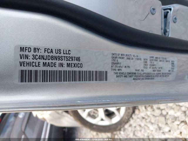 Jeep Compass Latitude 4x4 Image 2