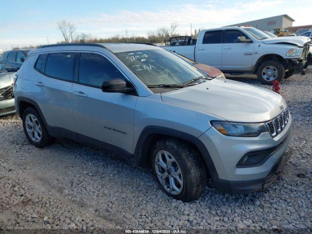 Jeep Compass Latitude 4x4 Image 8