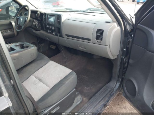 Chevrolet Silverado 1500 Ls Image 17