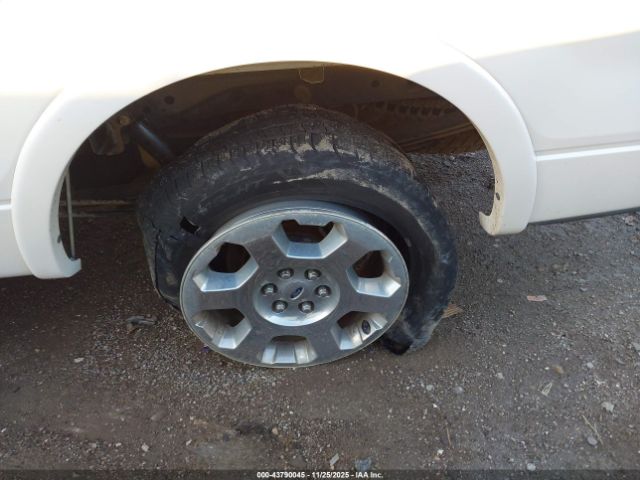 Ford F-150 Lariat Image 14