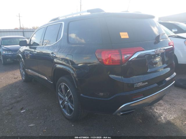 GMC Acadia Denali Image 4