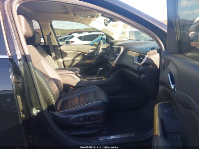 GMC Acadia Denali Image 3