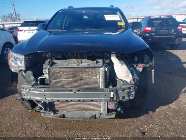 GMC Acadia Denali Image 5