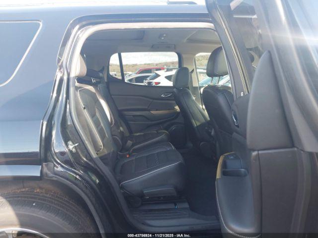 GMC Acadia Denali Image 18