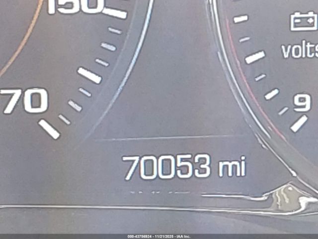 GMC Acadia Denali Image 8