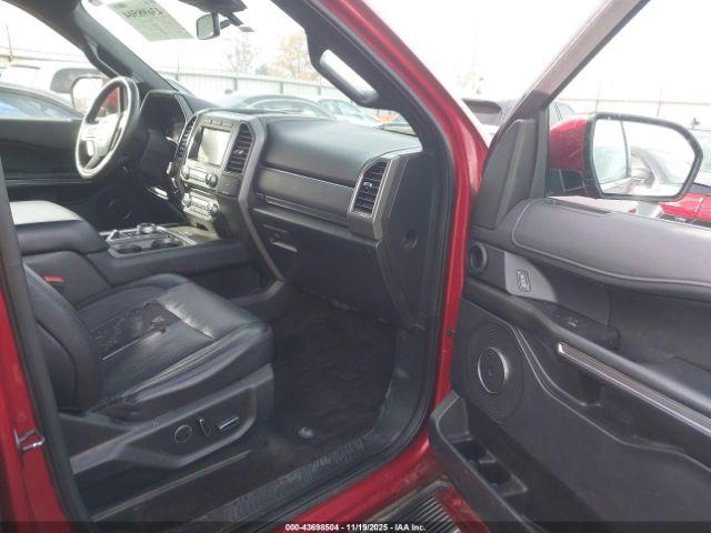 Ford Expedition Xlt Image 8