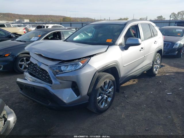Toyota RAV4 Xle Premium Image 9