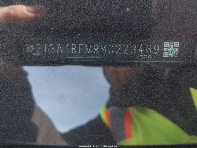 Toyota RAV4 Xle Premium Image 2