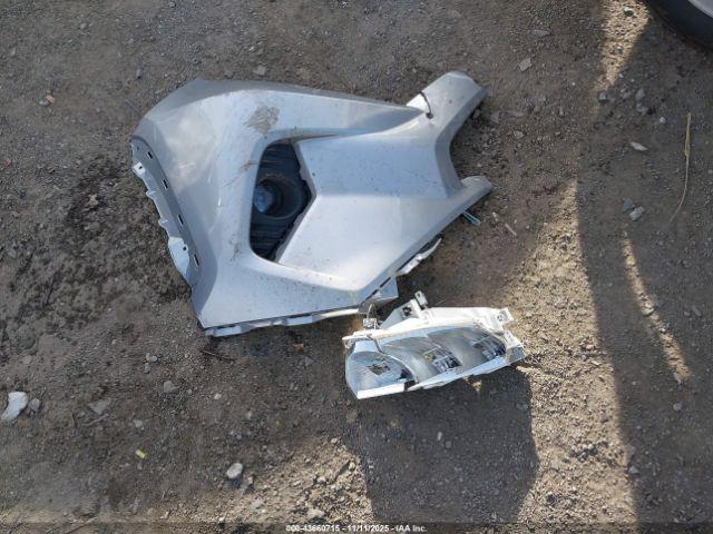 Toyota RAV4 Xle Premium Image 16