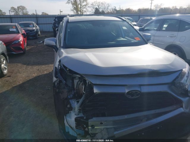 Toyota RAV4 Xle Premium Image 14